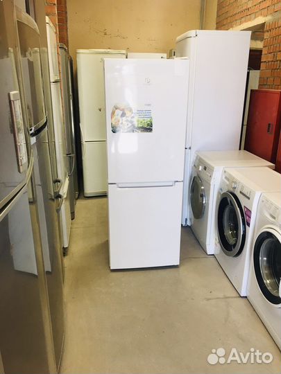 Холодильник Indesit