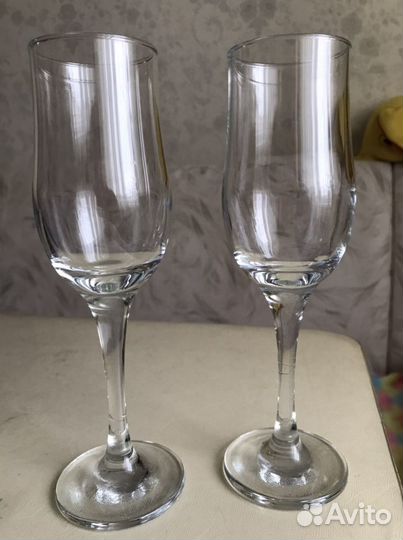 Бокалы под шампанское
