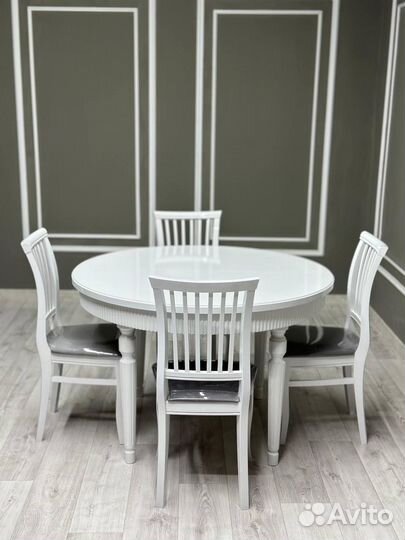 Стол и стулья в гостиную.Оплата при получении