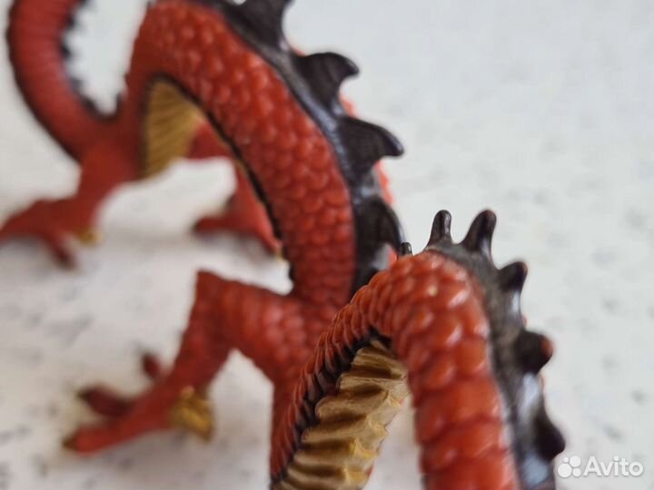 Дракон золотой фигурка игрушка