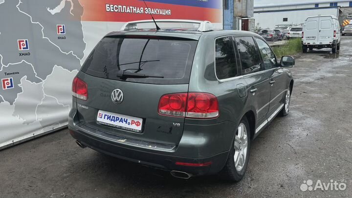 Моторчик стеклоочистителя задний Volkswagen Touareg (GP) 7L0955712A