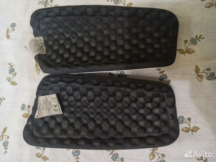 Щитки футбольные 