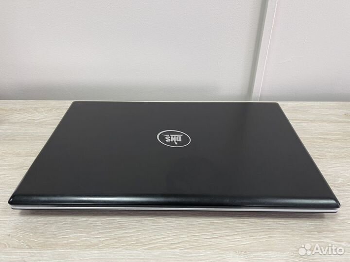 Ноутбук DNS 17.3