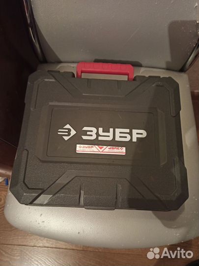 Аккумуляторная дрель шуруповерт Зубр