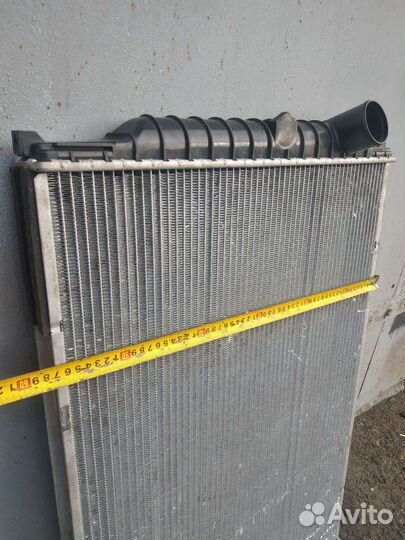 Радиатор охлаждения на грузовик