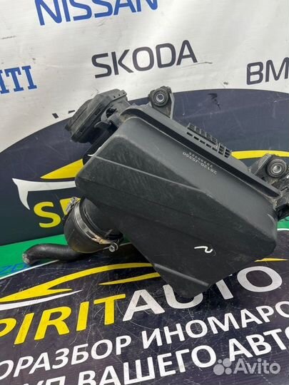 Корпус воздушного фильтра правый Kia Stinger 1