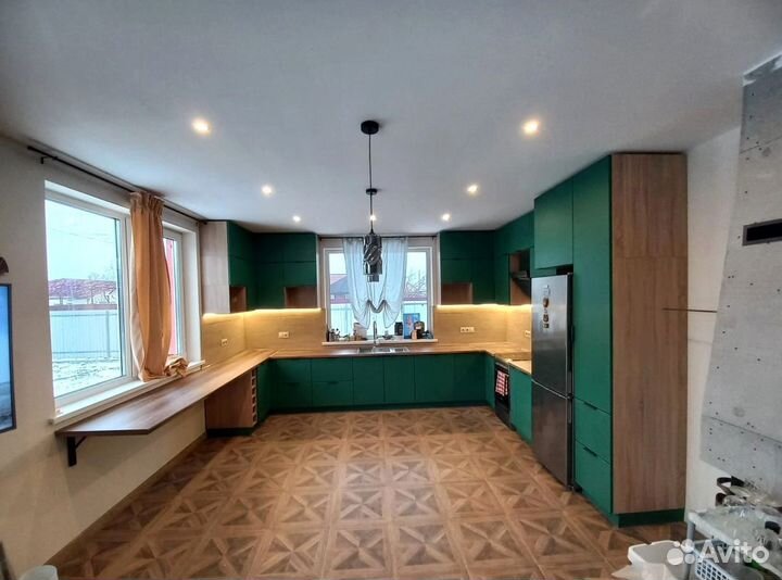 Кухонный гарнитур Двухрядный под Ключ