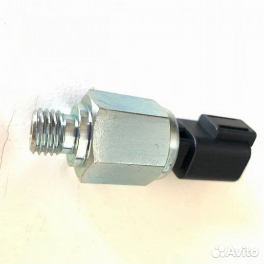 Датчик давления масла в двигателе