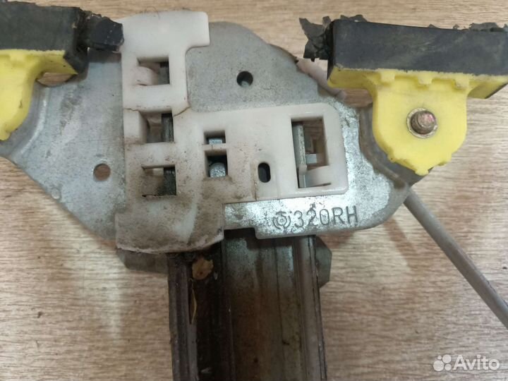 Mitsubishi lancer 9 стеклопадьемник перед правый