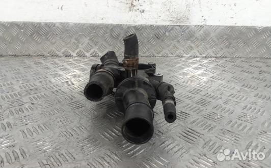 Корпус термостата дизельный ford kuga 1 (4AD03A601