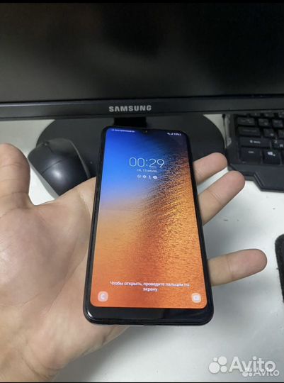 Samsung Galaxy A10, 4/32 ГБ