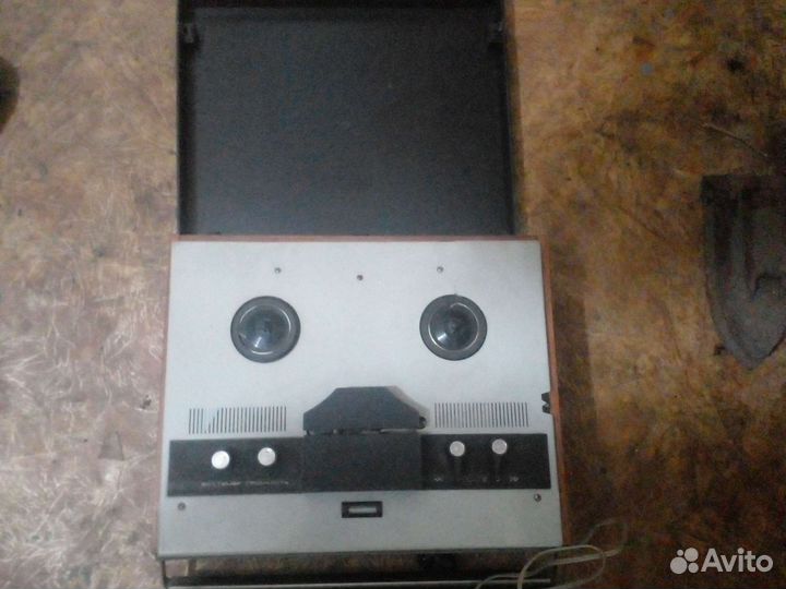 Магнитофон Снежеть 301