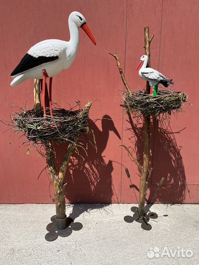 Садовая фигуру аист