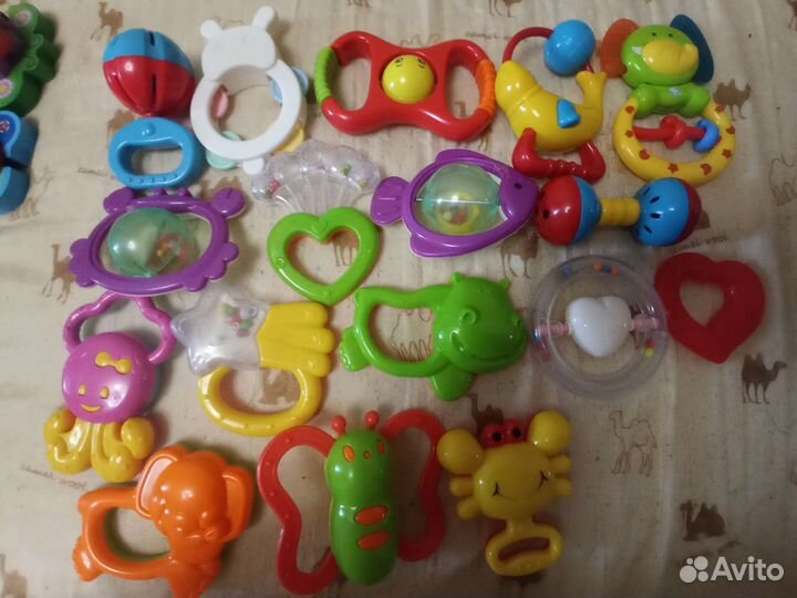 Игрушки для малыша, погремушки