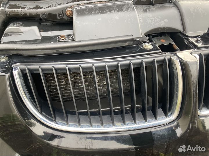 Правая решетка радиатора bmw 3 e 90