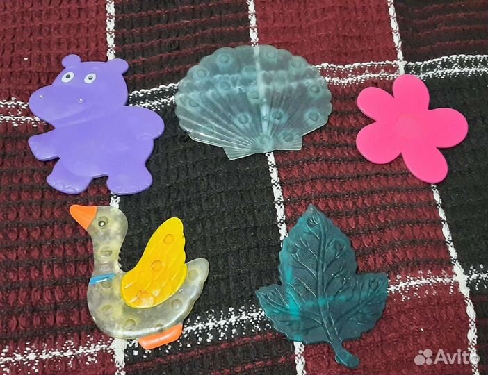Игрушки в ванну на присосках