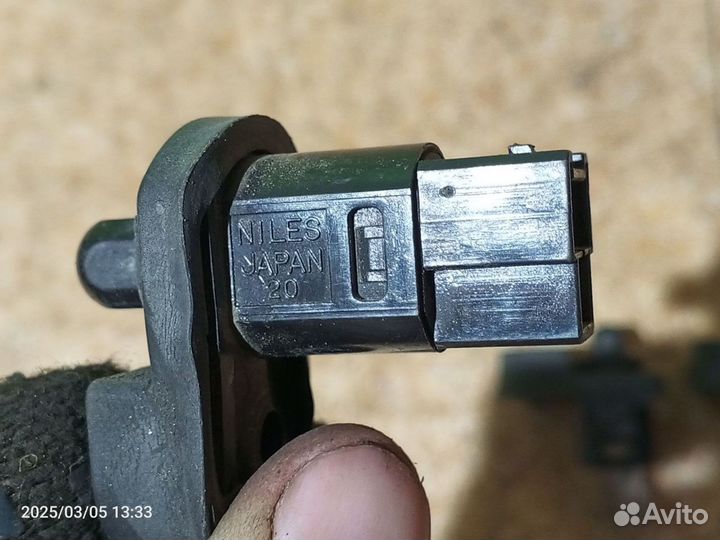 Датчик открытой двери концевик Nissan Cefiro A32