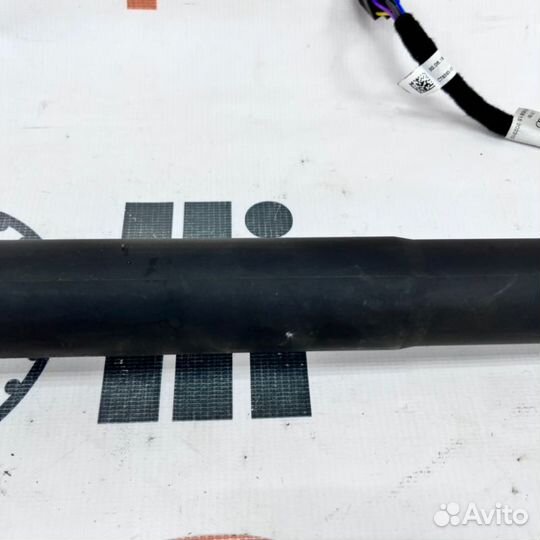 Привод багажника задний Audi Q8 2019