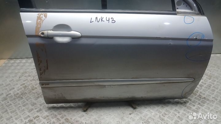 Б/У Б/У Дверь передняя правая вмятины 760042F020