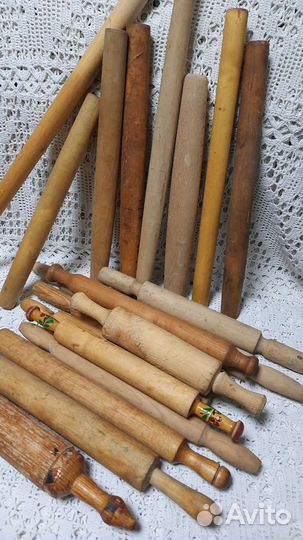 Скалки старинные много