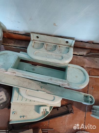 Зеркало в ванную с полочкой