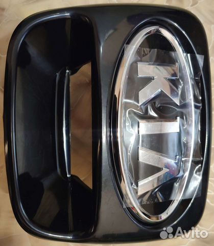 Ручка двери багажника с эмблемой Kia Picanto