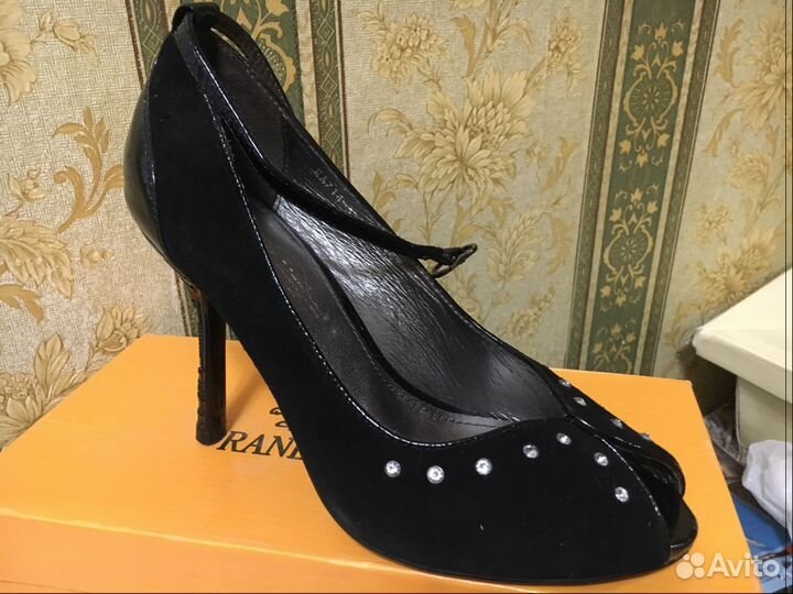 Туфли праздничные