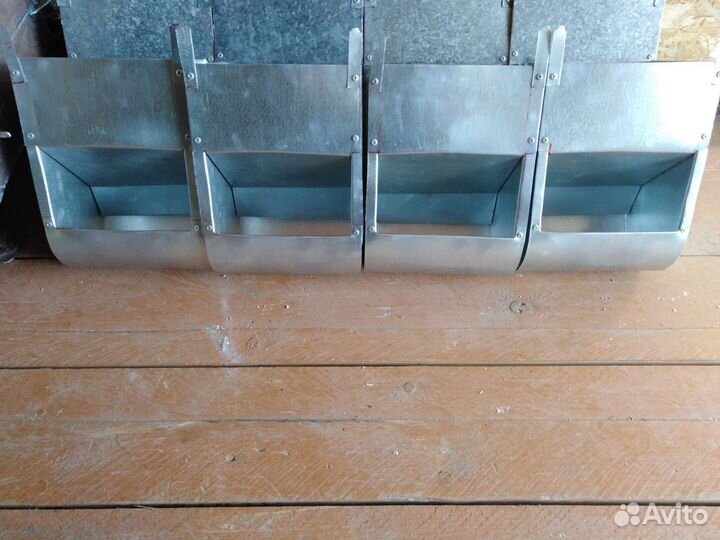 Бункерная кормушка для кроликов