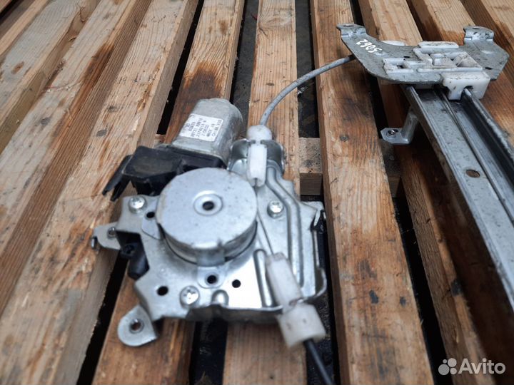 Nissan Teana - стеклоподъемник задний левый