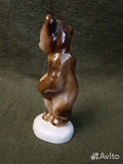Статуэтка фарфоровая Медведь