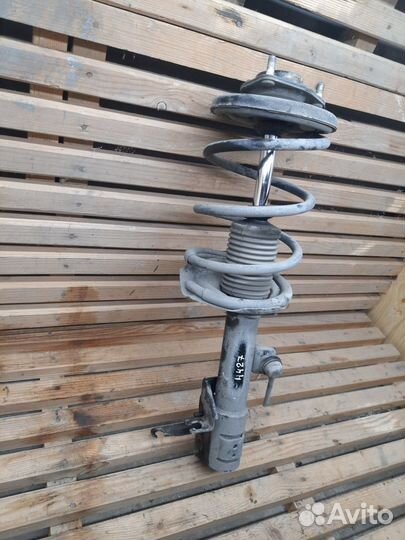 Mitsubishi ASX 1.8 - амортизатор передний правый