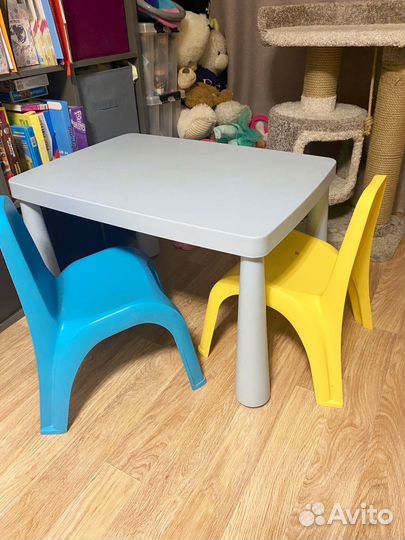 Стол со стульями IKEA