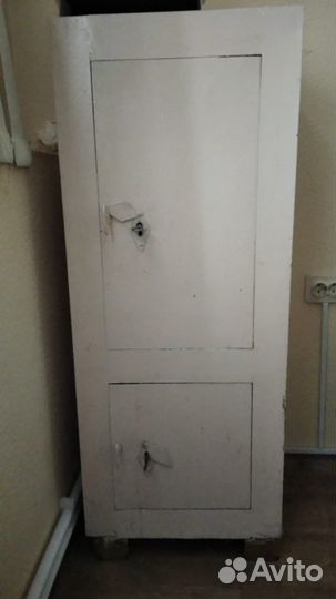 Сейф металлический