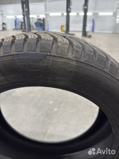 Nokian Tyres Hakkapeliitta 8 SUV 265/50 R20