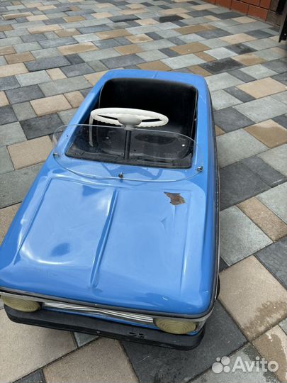 Педальный москвич