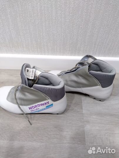 Лыжи,палки, ботинки