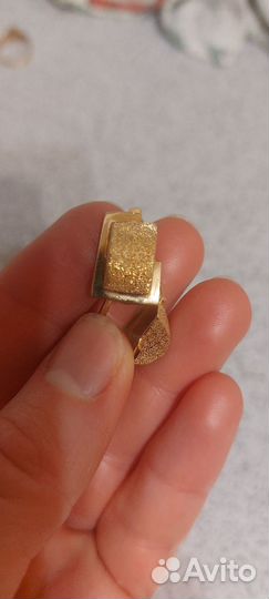 Золотые серьги