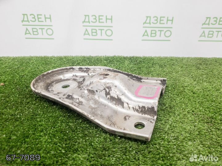 Крепление балки подвески Audi A6 C6