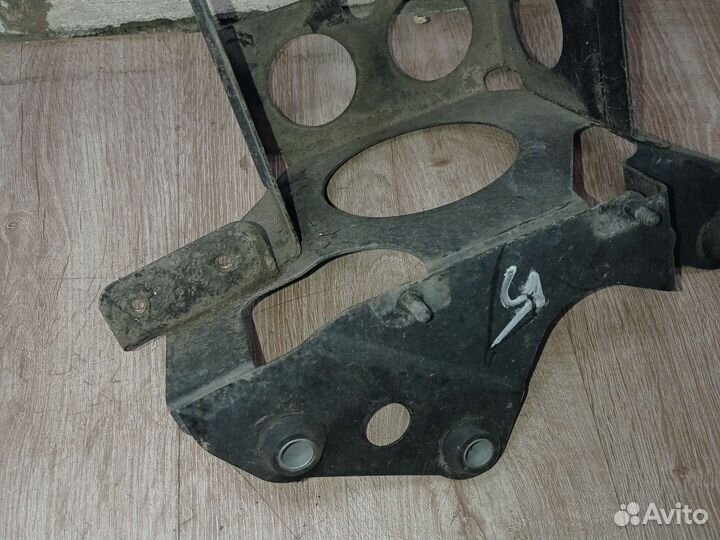 Кронштейн бочкой на BMW X5 Е53 n62