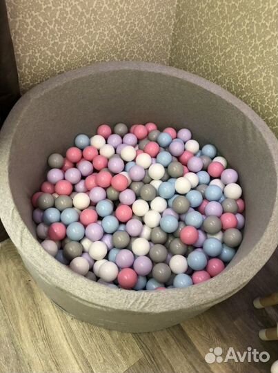 Сухой бассейн с шариками