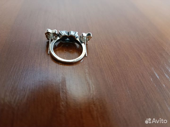 Серебряное колечко и серьги
