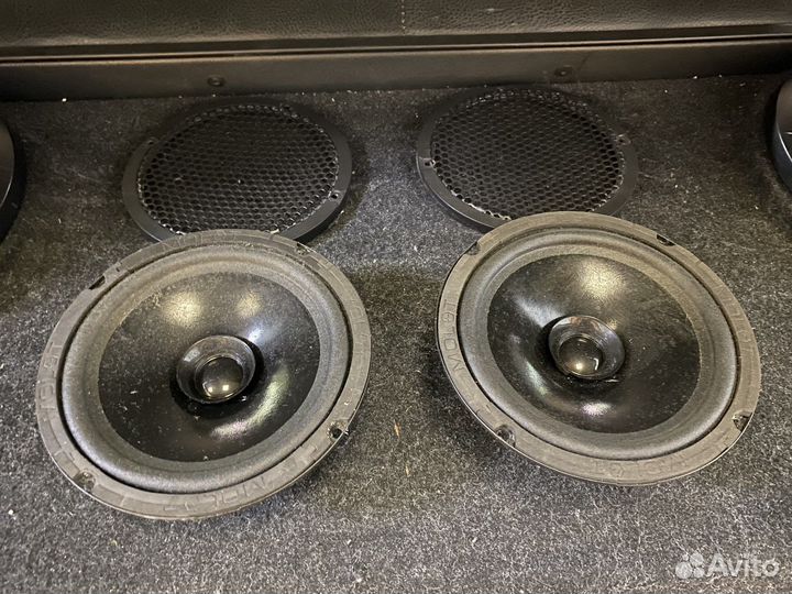 Подиумы с динамиками Нива Урбан