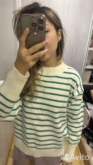 Свитер женский