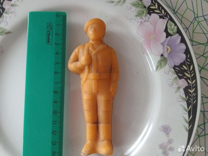 Солдатик колкий пластик