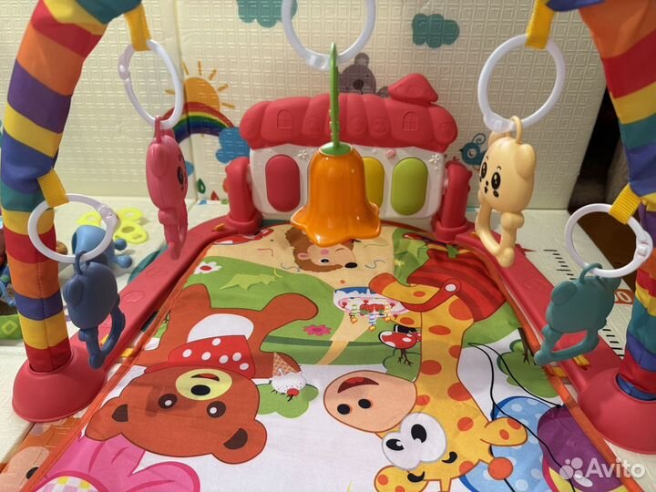 Развивающий коврик с пианино