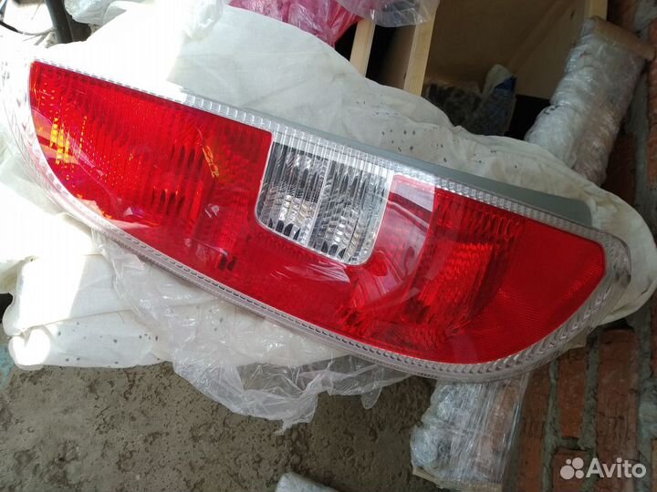 Фонарь задний левый Skoda Roomster