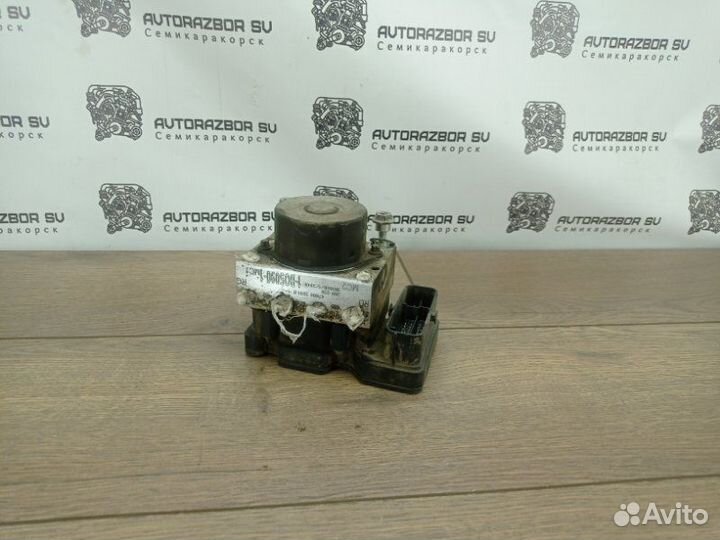 Блок ABS Renault Logan 2 седан K7MA812 2016