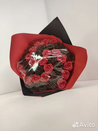 Букет - 37 Роз из Белого и Молочного Шоколада