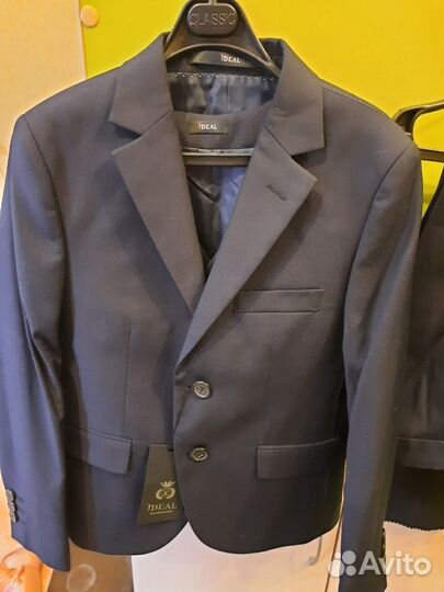 Новый костюм-тройка школьный на мальчика р.128