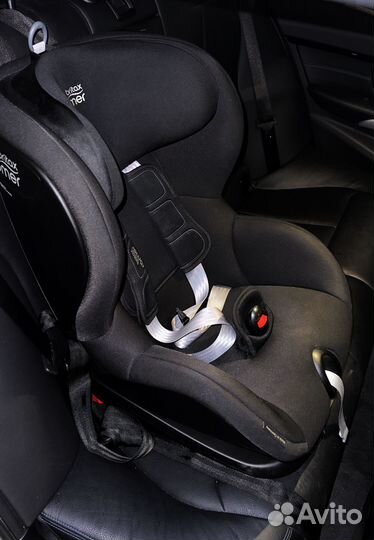 Автокресло britax romer trifix2 I size Cosmos Blac